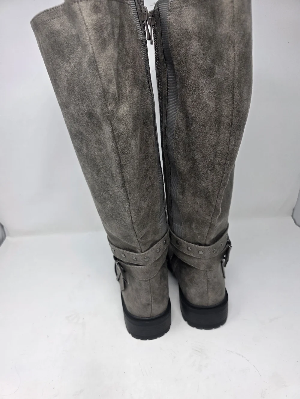 Torrid Women’s Gray Knee High Moto Boots Size 8.5WW Studded Buckle Lug Sole Wide